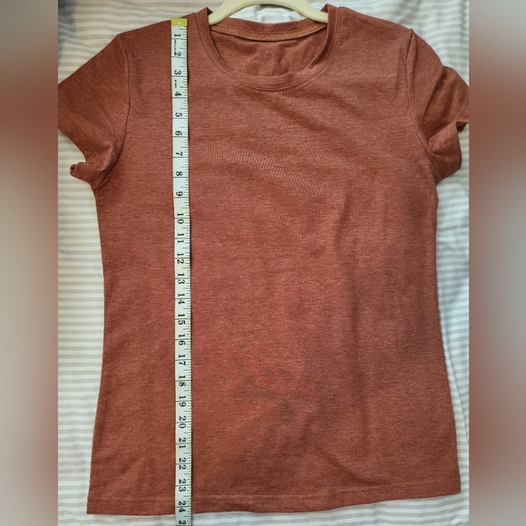 Rust Short sleeve Tee. Size S. New in Package without Tag! - Picture 5 of 8